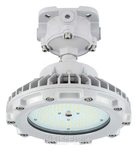 동부라이텍이 24일 국내 시장을 겨냥해 출시한 내압방폭등. <동부라이텍 제공>